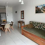 Belo Apto, 2 Quartos, Ideal Para Famílias